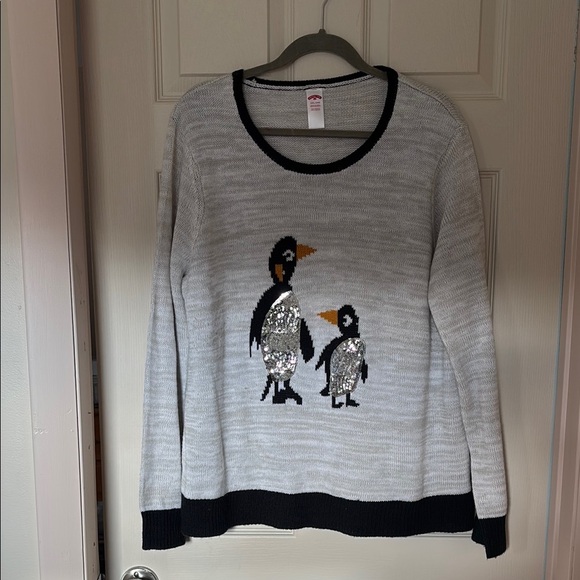 Holiday Time Gray and Black Crew Neck Sweater with Penguin Design - Picture 1 of 2
